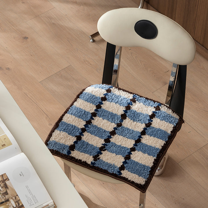 Hand-tufted square bath mat with high pile and non-slip bottom