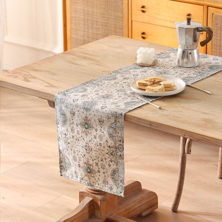 Table runner in Persian-inspired vintage pattern made of woven cotton blend