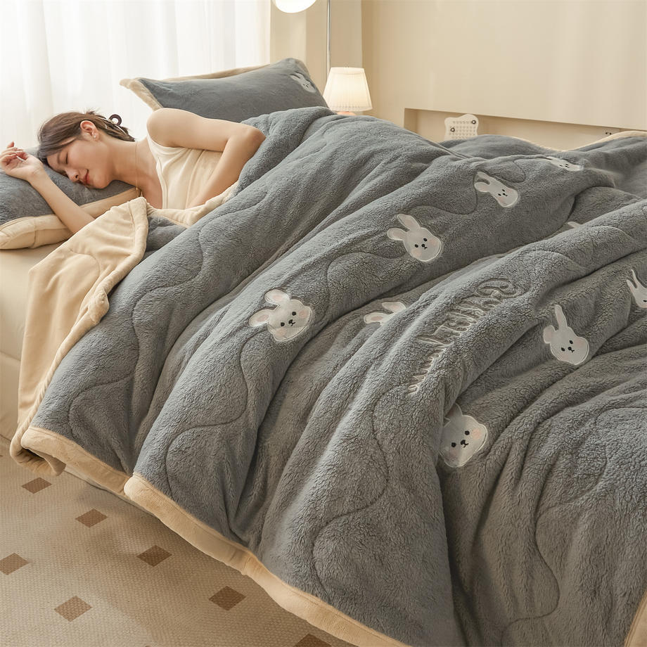 Plush Cartoon-Themed Quilted Comforter