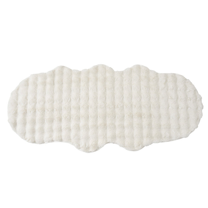 Soft microfiber bathroom runner with wavy edge and non-slip underside