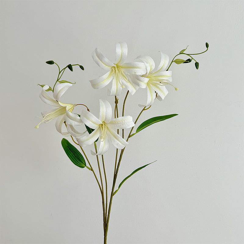 Artificial lily bouquet with detail-loving flowers