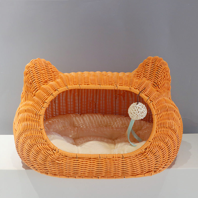 Cozy cat basket with ear design