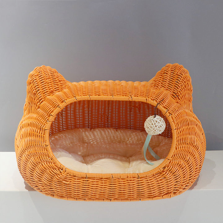 Cozy cat basket with ear design