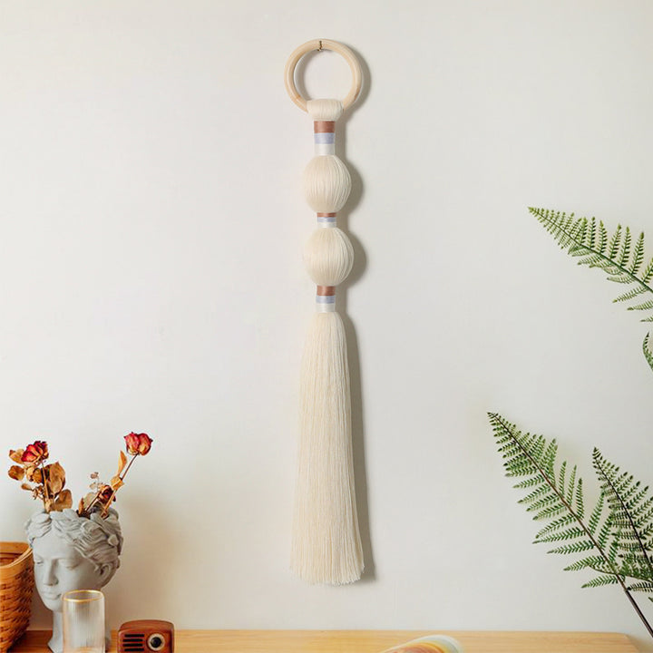 Wall decoration with elegant tassel design