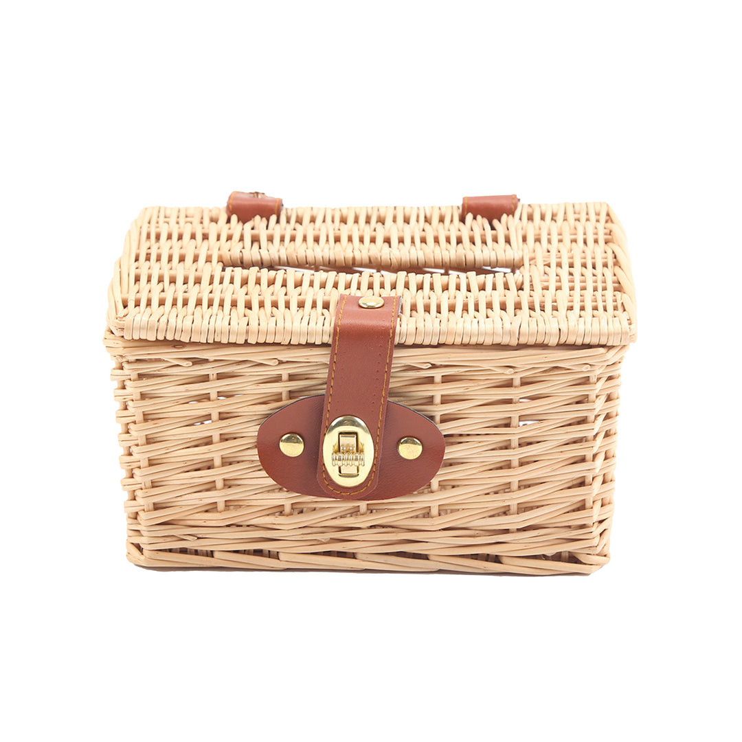 Basket with practical folding mechanism and leather details