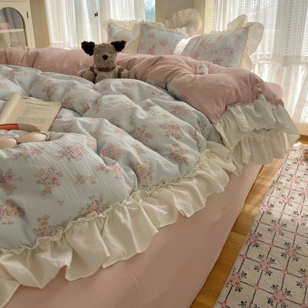 Decorative Ruffled Floral Bedding Set Avarnia