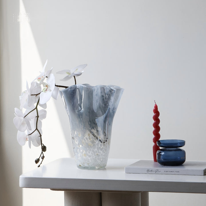 Elegant Glass Vase with Wavy Edge
