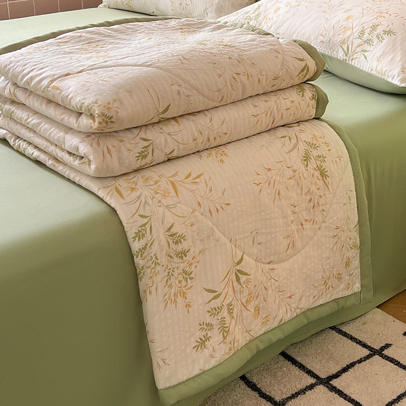 Reversible Floral Print Quilt Set