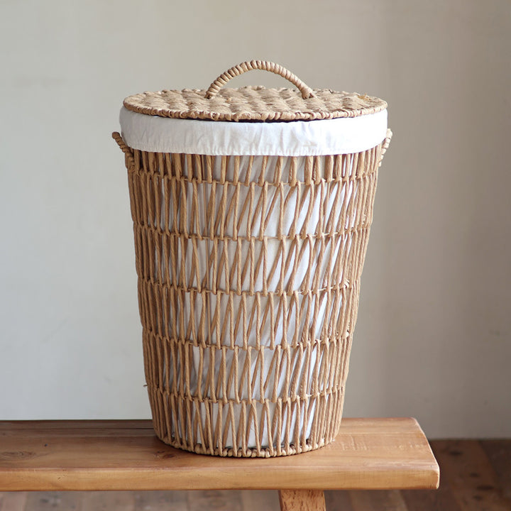 Stylish laundry basket with lid