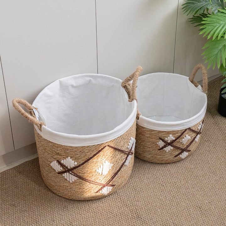 Storage basket with decorative pattern