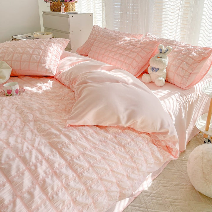 Luxurious Quilted Bedding Set