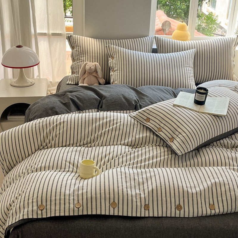 Decorative Comforting Striped Bed Linen Set Avarnia