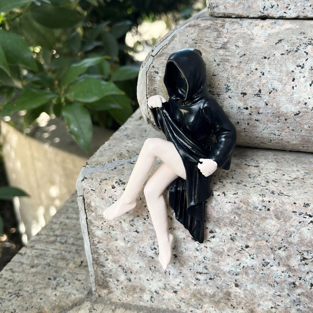 Creepy decorative figure