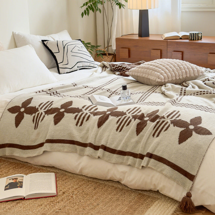 Cozy Abstract Pattern Throw Blanket