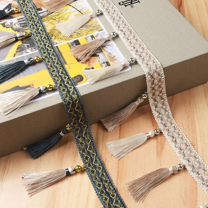 Decorative tassel trim