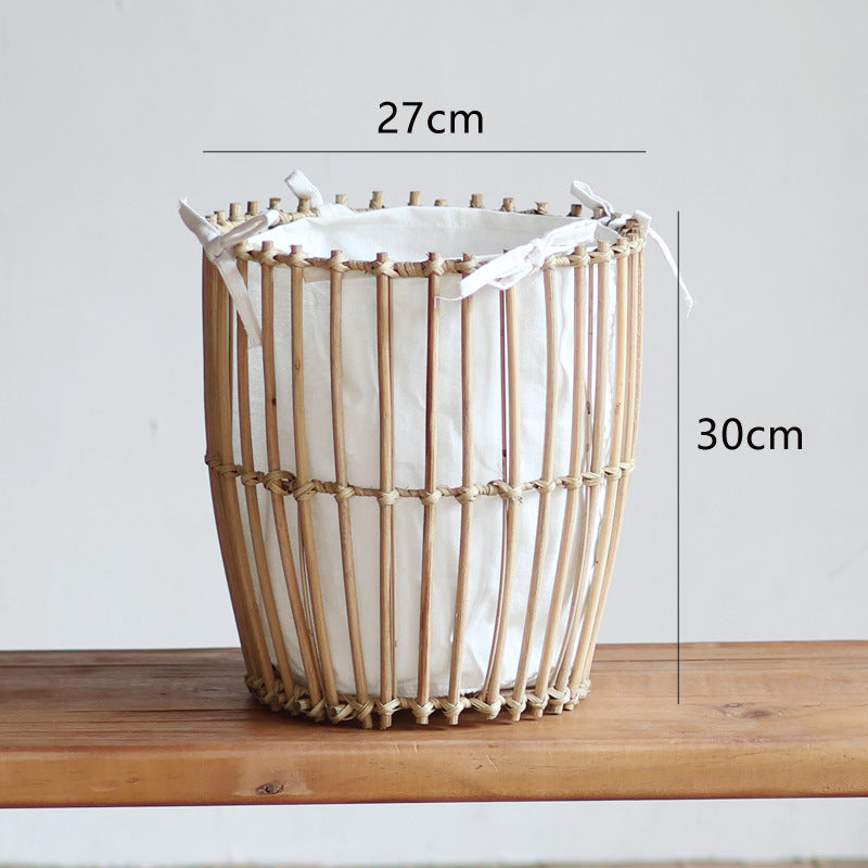 Basket with cotton lining