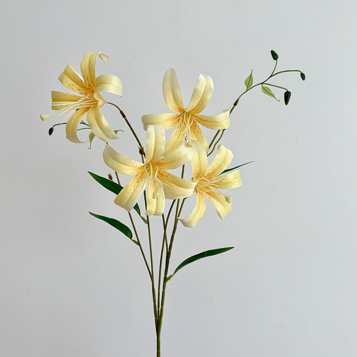 Artificial lily bouquet with detail-loving flowers