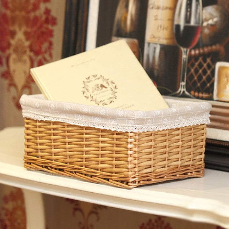 Basket with cotton lining