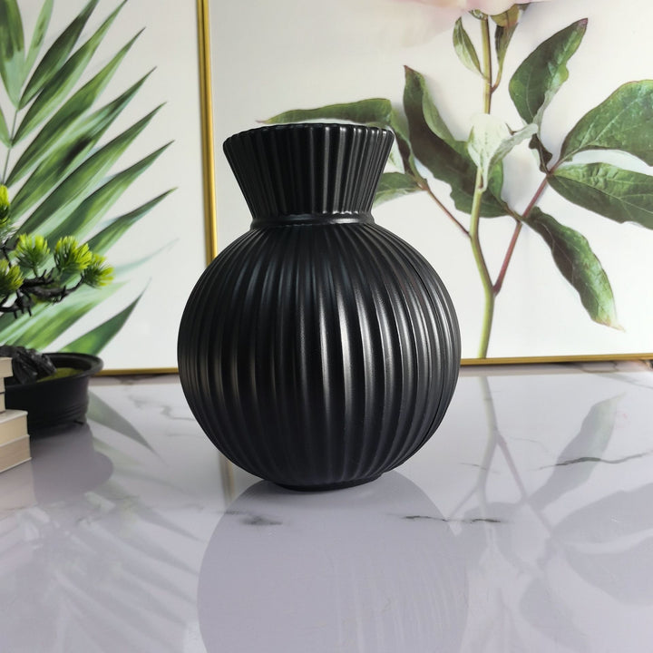Elegant Ribbed Ceramic Vase
