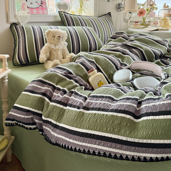 Striped Patchwork Quilt Set