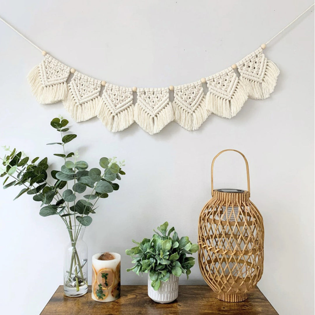 Macrame Wall Decoration with Intricate Fringe