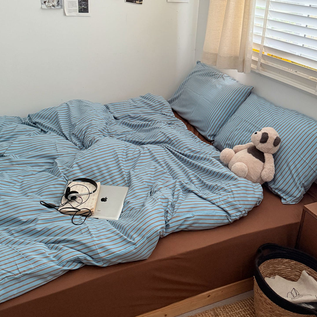 Decorative Striped Bed Linen Set Avarnia