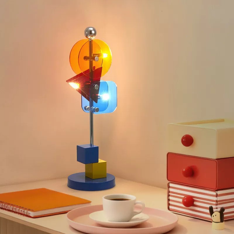 Artistic geometric table lamp