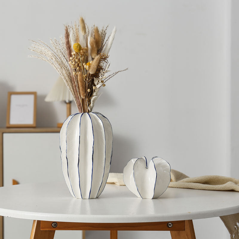 Decorative ceramic bowl in flower design