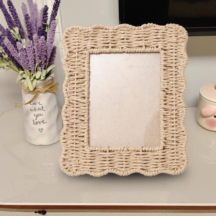 Playful picture frame in rattan style