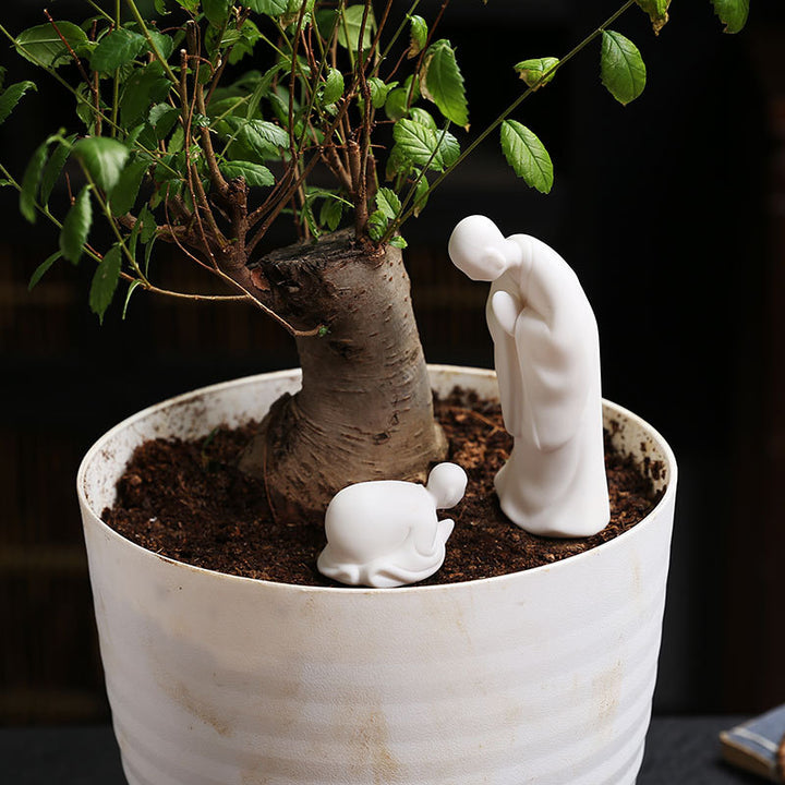 Elegant and modern Feng Shui sculpture