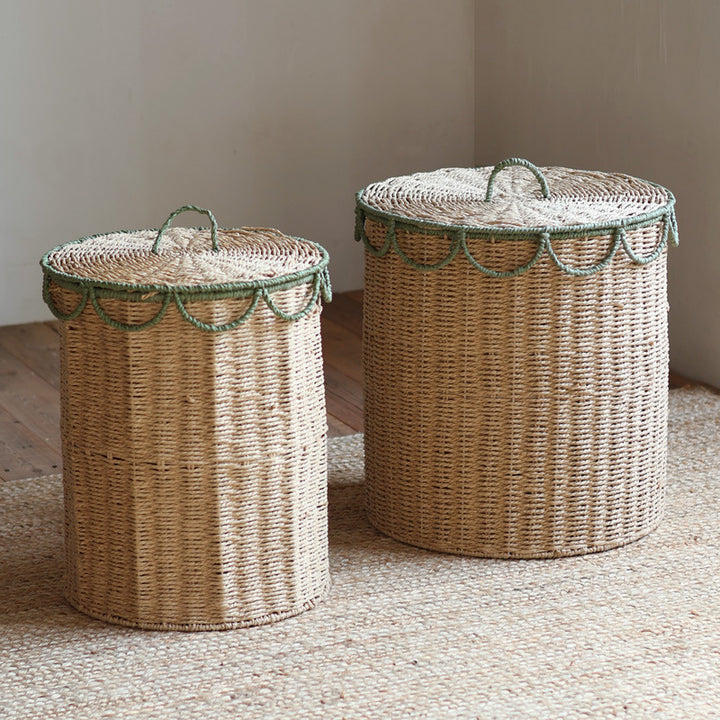 Rustic laundry basket with lid