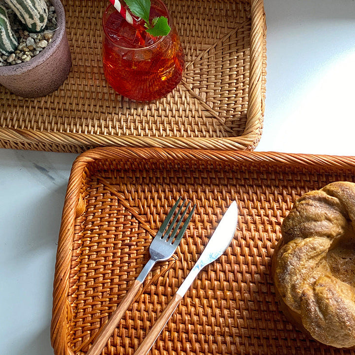 Serving tray