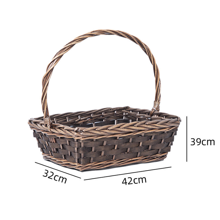Braided basket with practical carrying handle