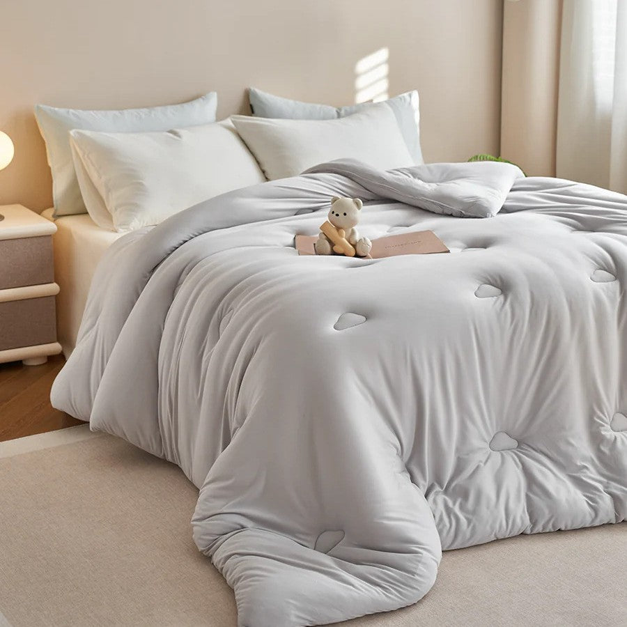 Decorative Lush Comforter Set Avarnia