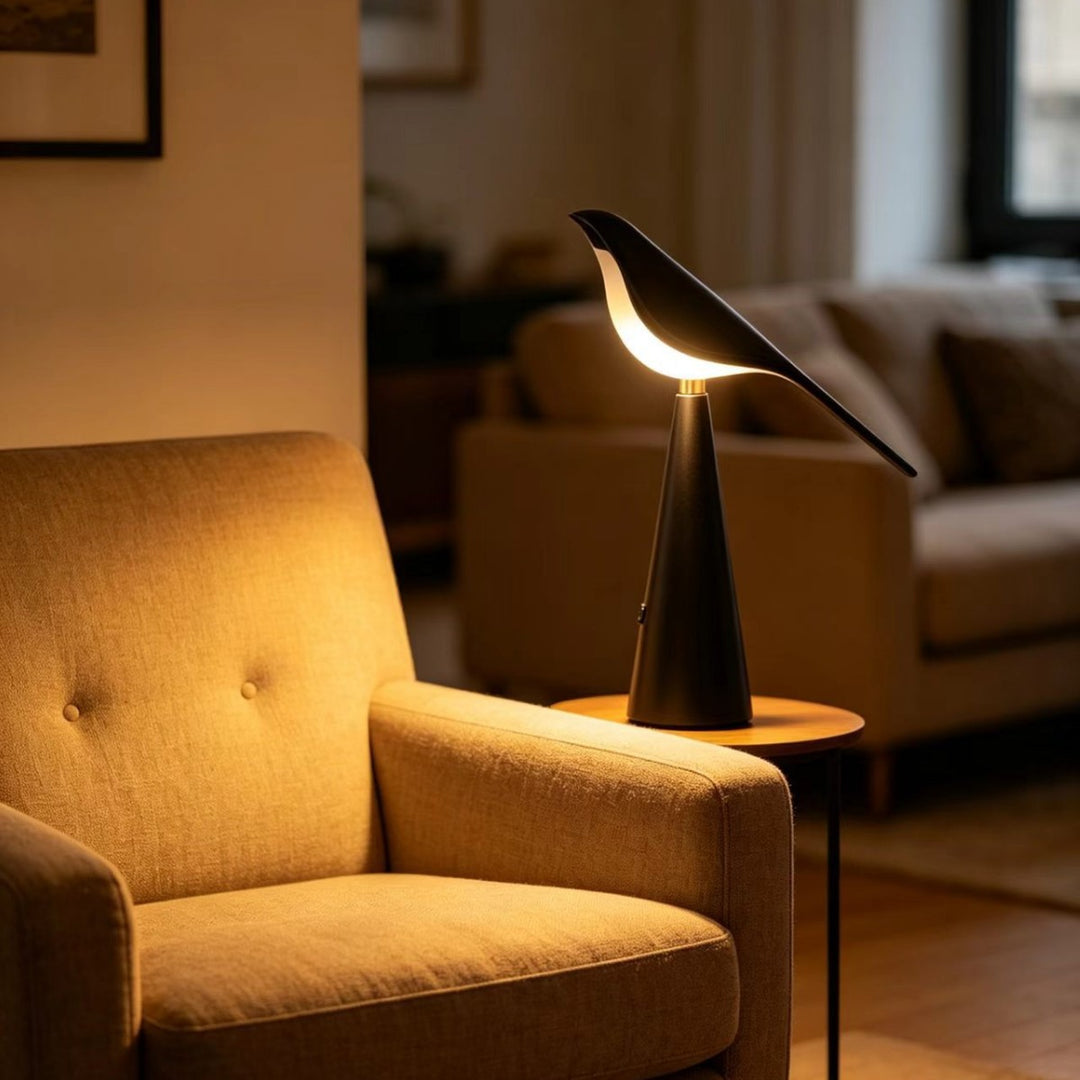 Decorative bird-inspired table lamp