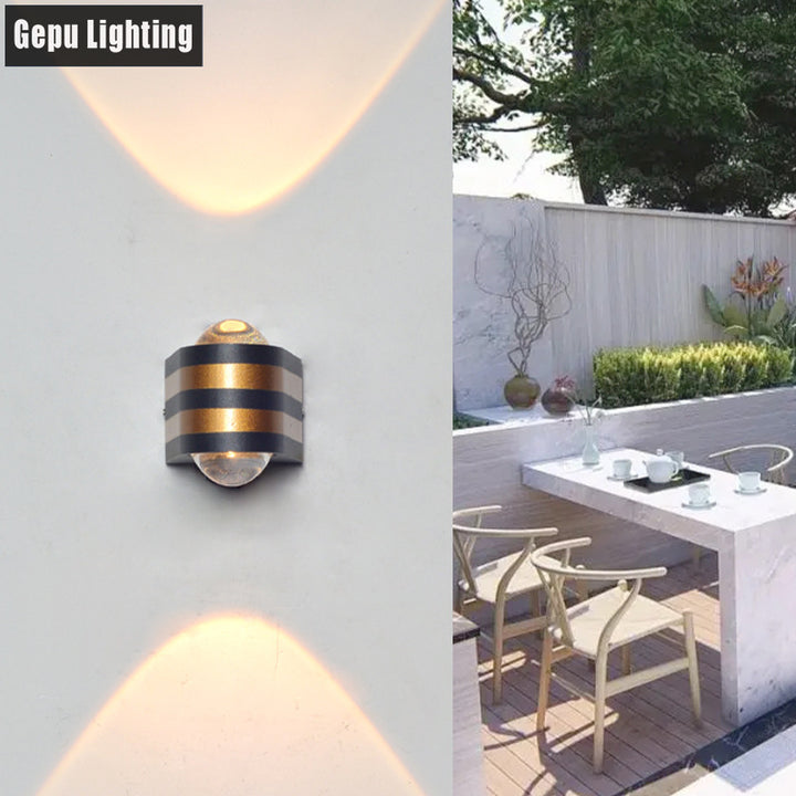 Modern outdoor half-moon wall lamp