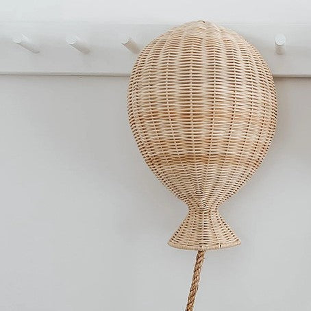 Decorative wall ornament in the form of a hot air balloon