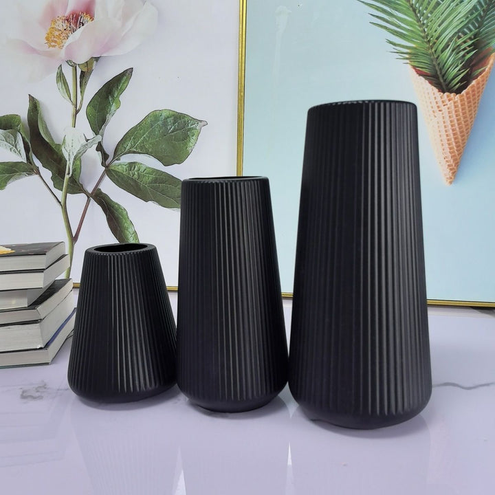 Textured Ribbed Decorative Vase Set