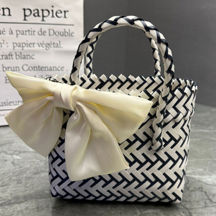 Handcrafted basket bag in stylish design