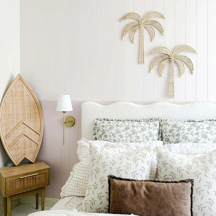 Wall decoration in palm design