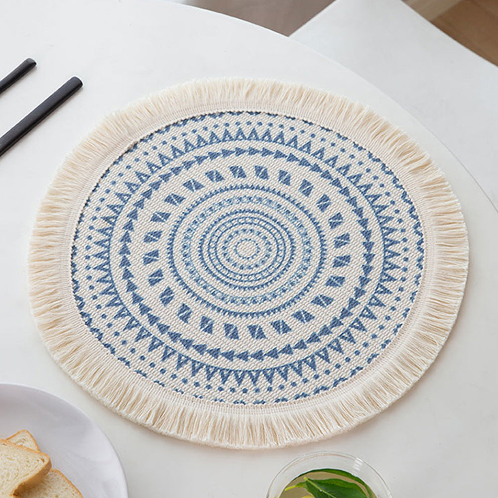 Round woven placemat with fringes and mandala jacquard structure