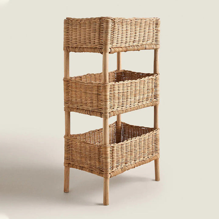 Basket shelf with practical storage space