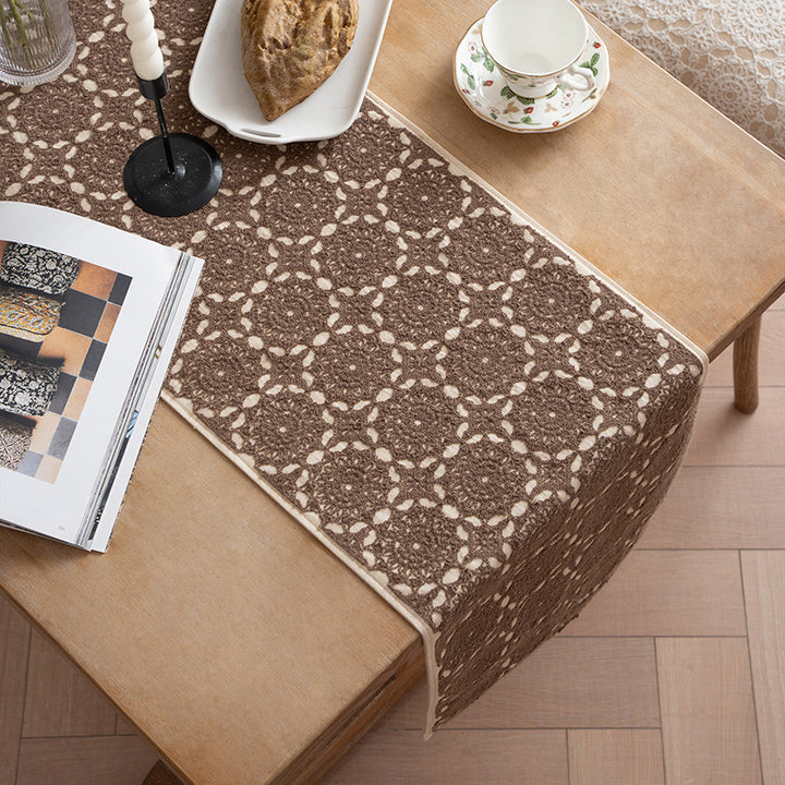 Runner with ornamental medallion jacquard structure and non-slip underside