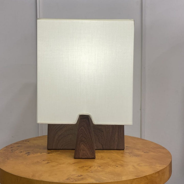 Contemporary table lamp