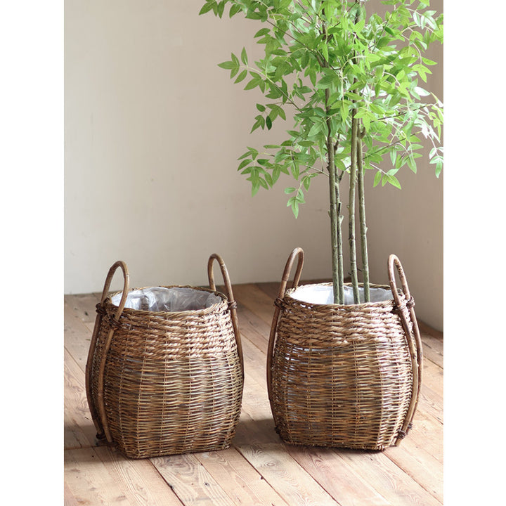 Braided storage basket with practical handles