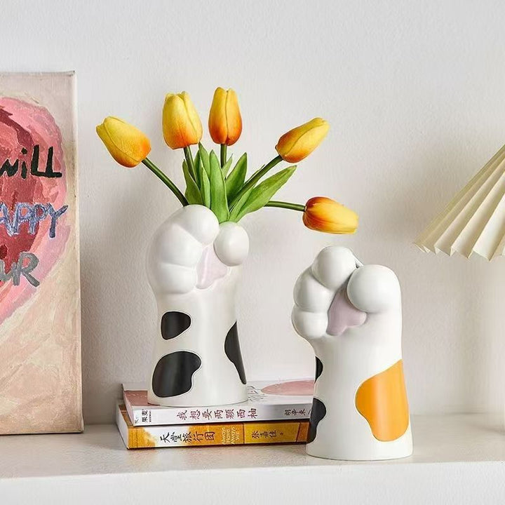 Fun and Quirky Hand-Shaped Phone Holder