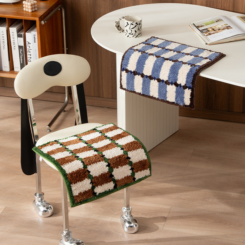 Hand-tufted square bath mat with high pile and non-slip bottom