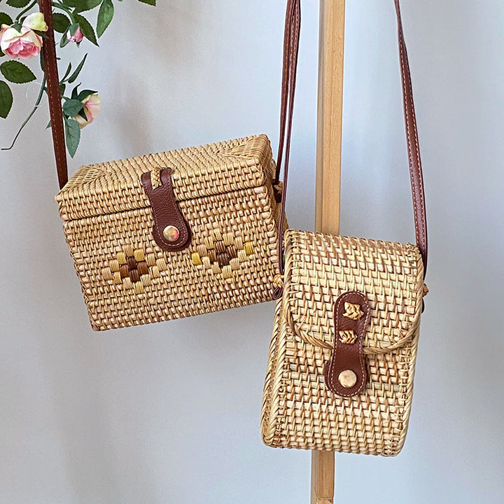 Handcrafted tote bag made of braided rattan