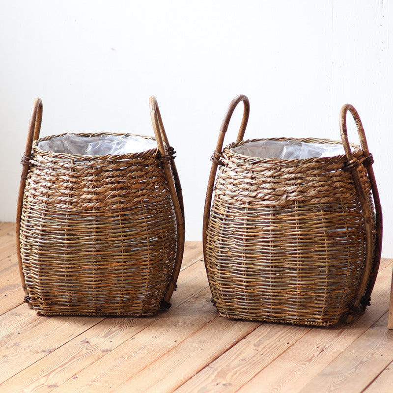 Braided storage basket with practical handles