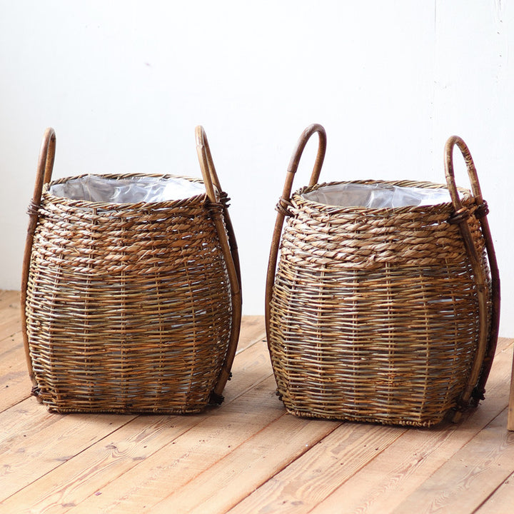 Braided storage basket with practical handles